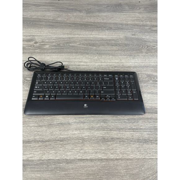 Logitech Y-U0004 Wired USB Keyboard - Picture 1 of 7